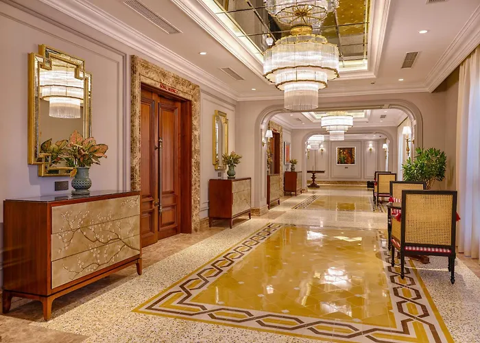 Silk Path Grand Hue Hotel
